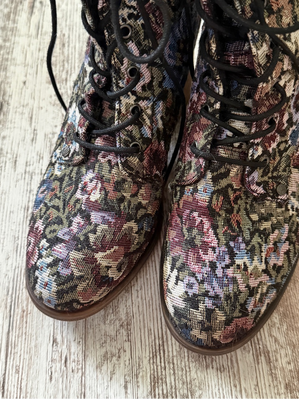 Vintage Floral Tapestry Lace-Up Boots - Picture 5 of 9